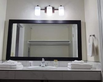 Drift Inn, Llc - Santa Cruz - Bathroom