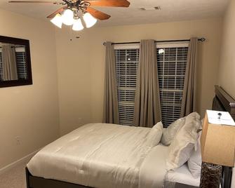 Masters Staycation - Augusta - Bedroom