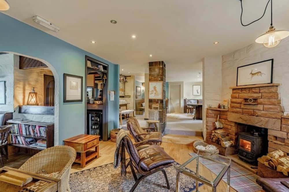 ذا هايتاي إن