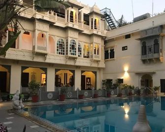 Mahendra Prakash - Udaipur - Piscina