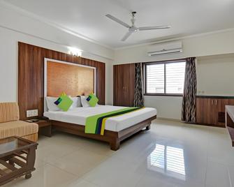 Sai Sangam Hotel - Shirdi - Bedroom