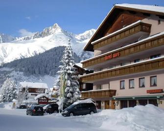 Hotel Mira - Tujetsch - Budova