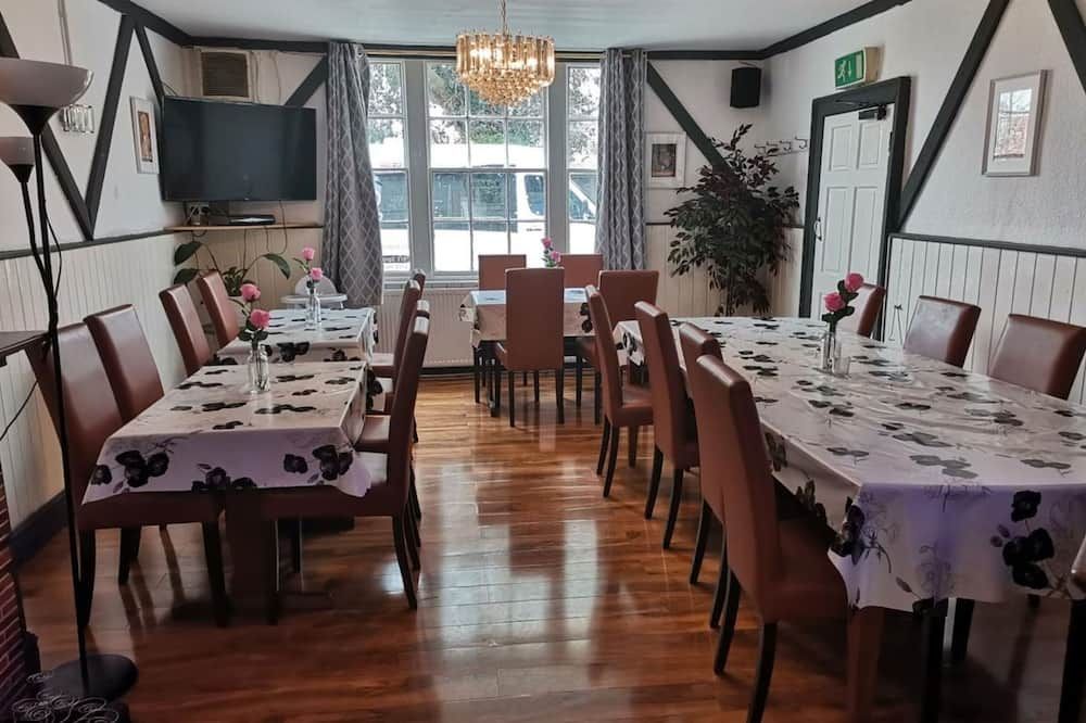 Swan Inn, Heathrow Airport - Staines-upon-Thames - מסעדה