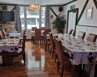 Swan Inn, Heathrow Airport - Staines-upon-Thames - Restaurant