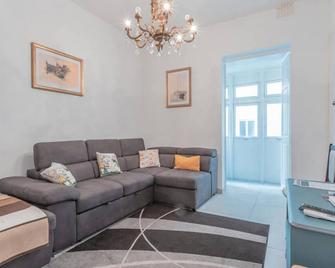 Fairytale - Maltese Balcony - Separate Living Room - Valletta - Living room
