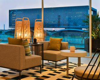 Hilton Garden Inn Bahrain Bay - Manama - Lobby