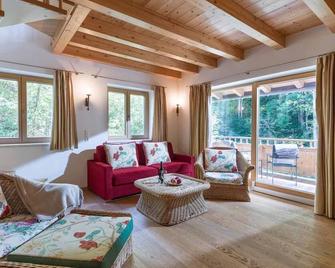 Alpenresidenz Fieberbrunn - Fieberbrunn - Living room