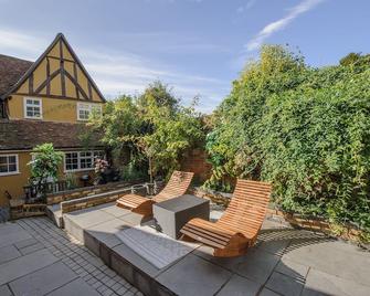 Executive Suite With Private Hot Tub Skytv - Saffron Walden - Balcony