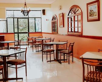 Hotel Manhattan Inn Airport - לימה - מסעדה