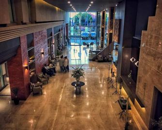 Patra Cirebon Hotel & Convention - Cirebon - Lobby