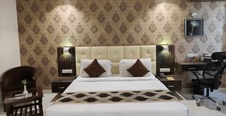 Pinnacle by Click Hotels, Lucknow - Lucknow - Bedroom