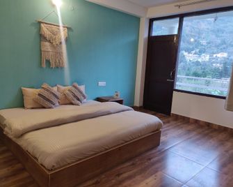 The Goonj Homestay - Manali - Bedroom
