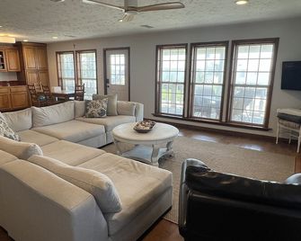 Five Queens - Beach Access - Island Realty - Grand Isle - Sala de estar