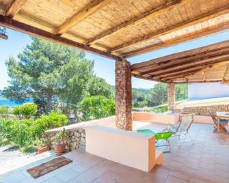 Mediterranean Cottage With Garden, Terrace And Sea View; Parking Available, Pets Allowed - Conca Verde - Balcone