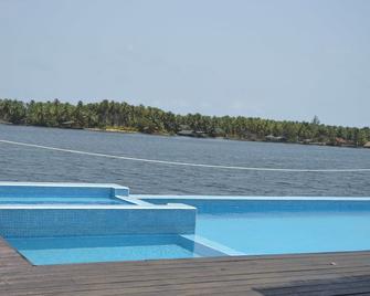 Villa Assinie Bord de Lagune - Assinie-Mafia - Piscine