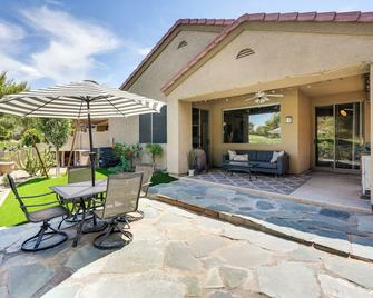 Phoenix Home on Golf Course Pool and Hot Tub Access - Phoenix - Patio