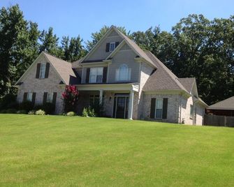 Luxury 5br Poolhouse Retreat Executive Haven Near Xai Colossus / Memphis - Horn Lake - Building