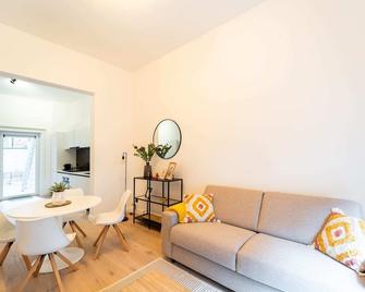 Your Antwerp Adventure Sleeps 4 - Antwerpen - Olohuone