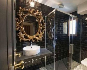 Hotel Rural La Viña - Only Adults - San Rafael - Bathroom