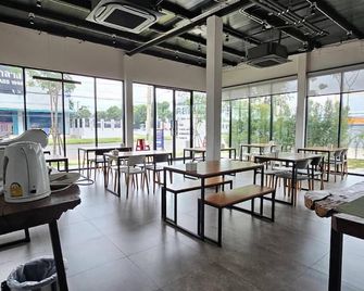 Destino Hotel Surin - Surin - Restaurant