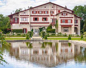 Cambo-les-Bains: Modern T2 with Seasonal Pool and Parking - Cambo-les-Bains - Bâtiment