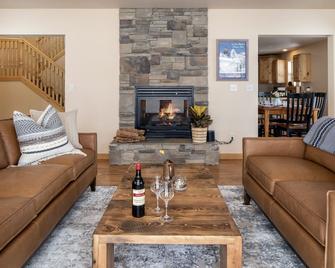 Spacious 5BR w/ Stunning Grand Teton Views + 20 mins from Resort - Tetonia - Sufragerie