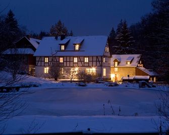 Romantik Hotel Landhaus Bärenmühle - Frankenau - Edificio