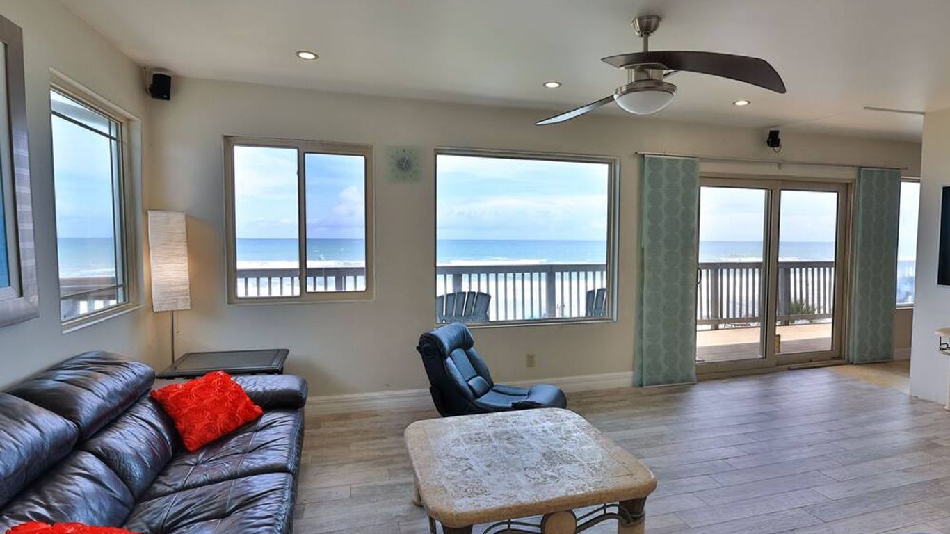 Driftwood Beach Motel