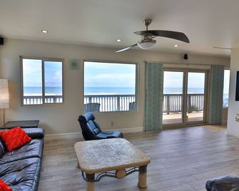 Driftwood Beach Motel - Ormond Beach - Wohnzimmer