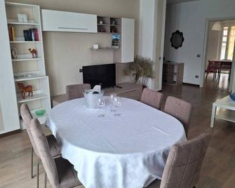 Amore di lago - Tavernola Bergamasca - Comedor