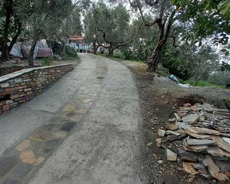 Ovrios Stone House Pelion - Chorefto - Außenansicht