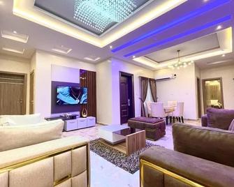 God's Touch Apartments Signature - Lagos - Wohnzimmer