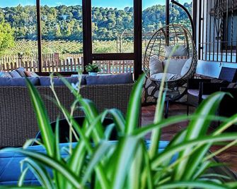 La Sierrezuela Is Ideal for Families Who Need to Disconnect in Nature. - Posadas - Balcon