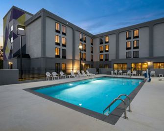 Spark By Hilton Decatur - Decatur - Pool