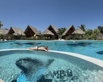 New Jambo Bungalows - Paje - Piscina