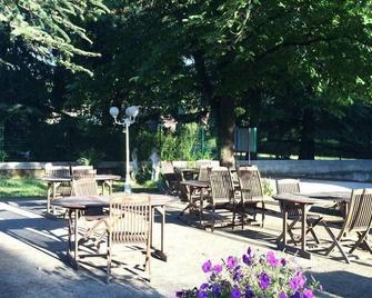 Le Parc Aux Cedres - Brissac - Patio