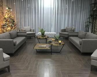 Brenthill Condominium - Багіо - Вітальня