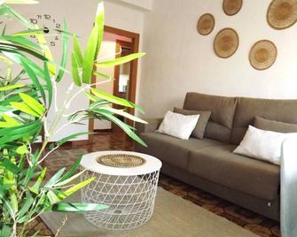 H&H Suite Plaza de Toros - Granada - Living room