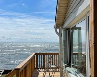 Moonlight Lakefront 1500sqft Luxury Home Summer 2022 Availability still - Fort Erie - Balcony