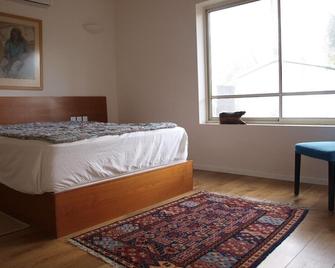 The Walnut House - A beautiful country cottage near Jerusalem - Matta‘ - Chambre