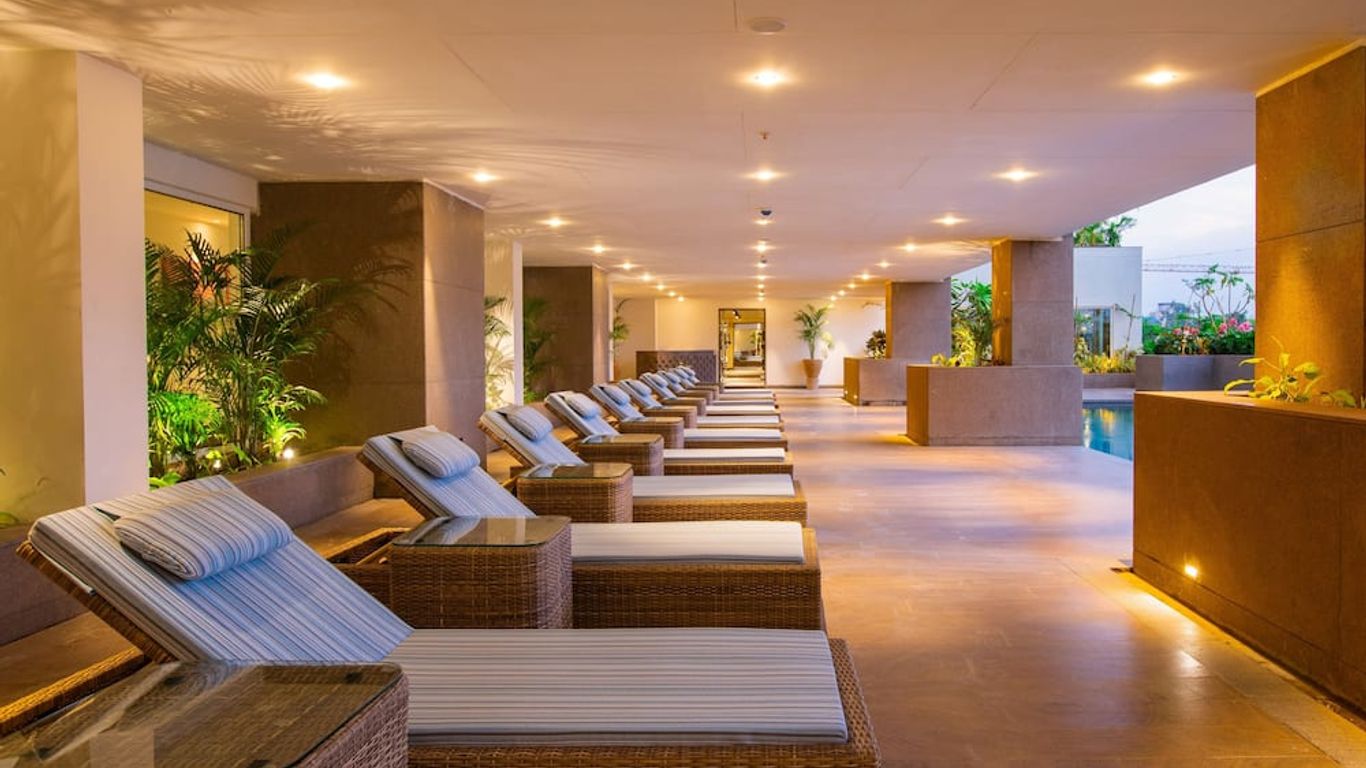 Lemon Tree Premier City Center Pune