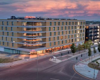 Hampton by Hilton Ashford International - Ashford - Κτίριο