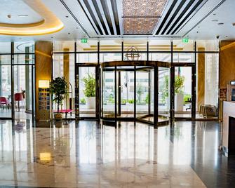 Luxe Grand Hotel Apartments - Sharjah - Lobi