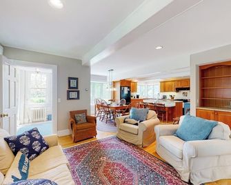 Miller Creek Cove Retreat - Brunswick