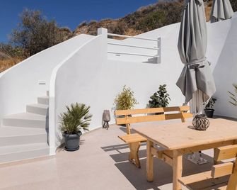 Captain's house suites - Oia