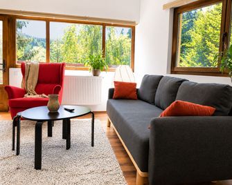Forest Apartment by Olala Homes - Sinaia - Living room