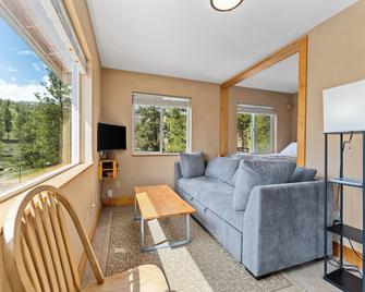 Echo Valley Resort + Cabins - Manson - Sala de estar