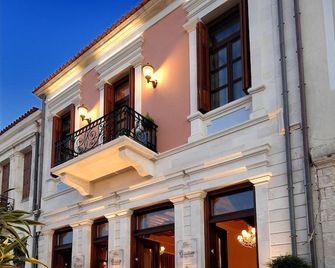 Civitas Suites Hotel - رثيمنو - مبنى