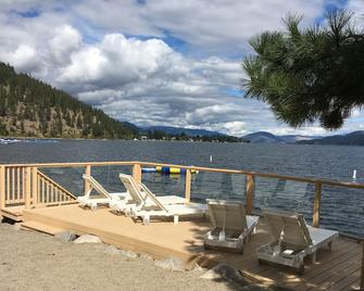 Lacasa Lakeside Resort Kelowna Cottage Short Term Rental H412233921 - Fintry - Beach