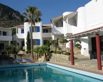 Elenis Apartment - Ierapetra - Piscina